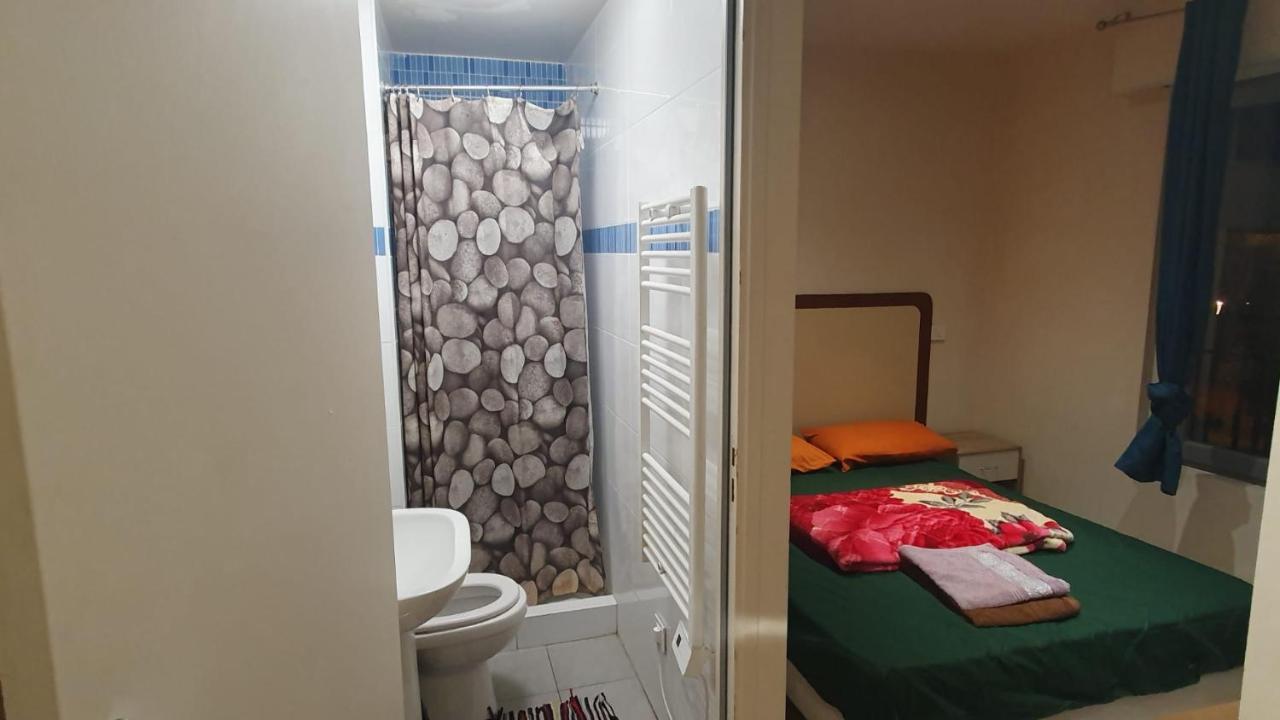 Hotel Le Privilege ラ・クールヌーヴ エクステリア 写真