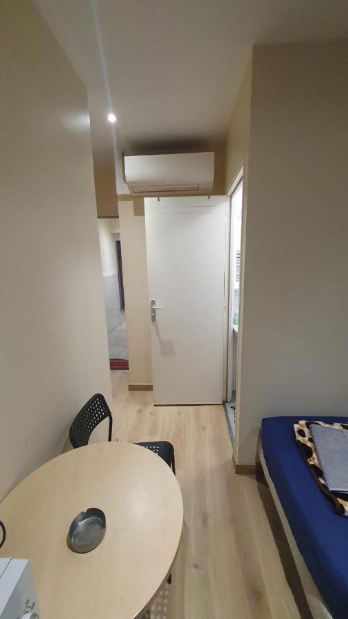Hotel Le Privilege ラ・クールヌーヴ エクステリア 写真